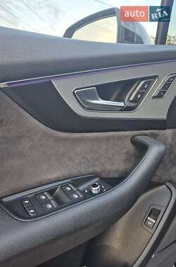 Внедорожник / Кроссовер Audi SQ7 2017 в 