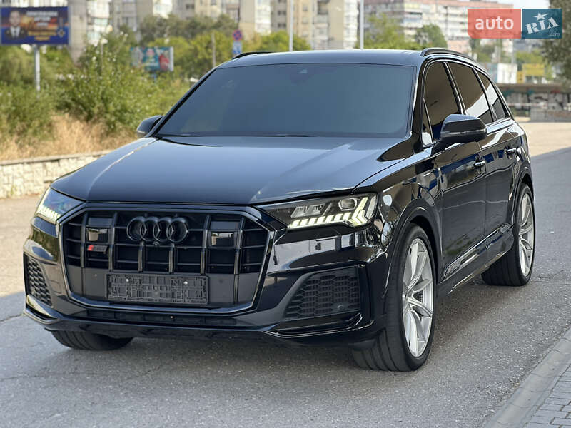 Внедорожник / Кроссовер Audi SQ7 2020 в 