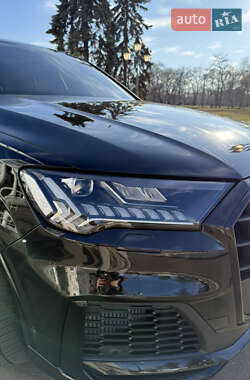 Внедорожник / Кроссовер Audi SQ7 2022 в 