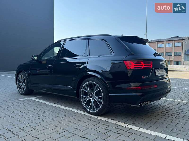 Позашляховик / Кросовер Audi SQ7 2017 в Чернівцях