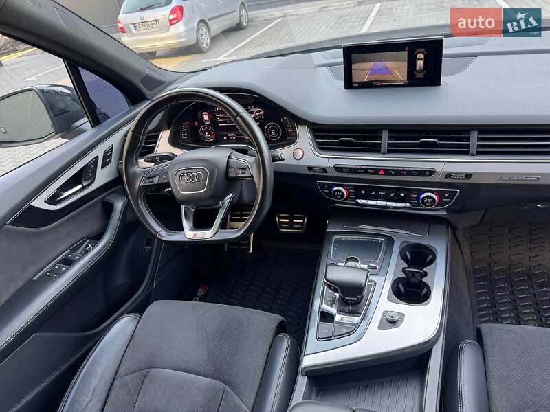 Позашляховик / Кросовер Audi SQ7 2017 в Чернівцях