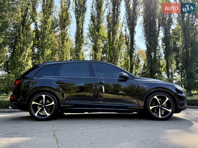 Позашляховик / Кросовер Audi SQ7 2023 в Києві