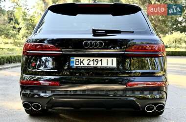 Внедорожник / Кроссовер Audi SQ7 2023 в 