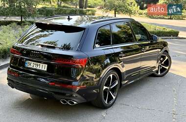 Внедорожник / Кроссовер Audi SQ7 2023 в 