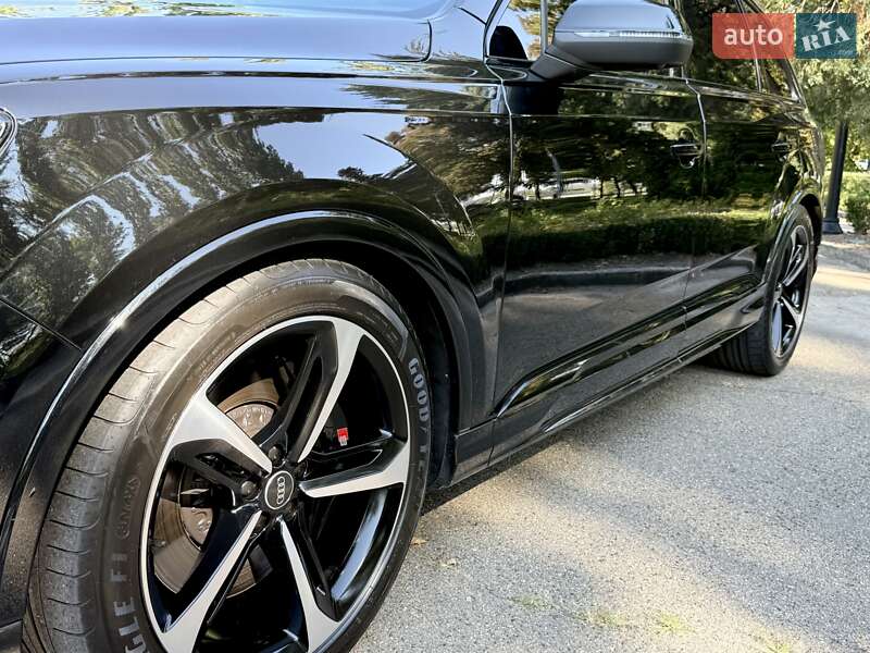 Позашляховик / Кросовер Audi SQ7 2023 в Києві