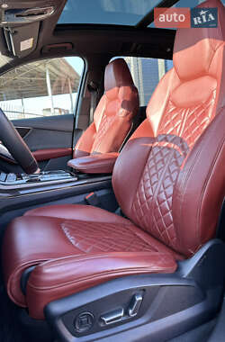 Внедорожник / Кроссовер Audi SQ7 2020 в 