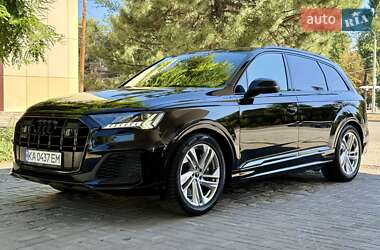 Внедорожник / Кроссовер Audi SQ7 2021 в 
