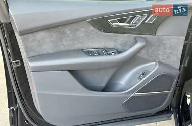 Внедорожник / Кроссовер Audi SQ7 2021 в 