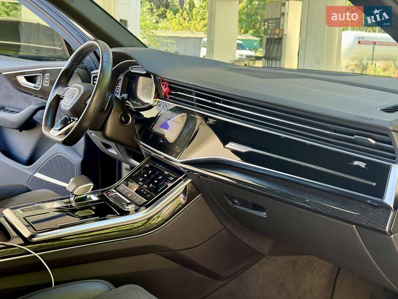 Внедорожник / Кроссовер Audi SQ7 2021 в Днепре
