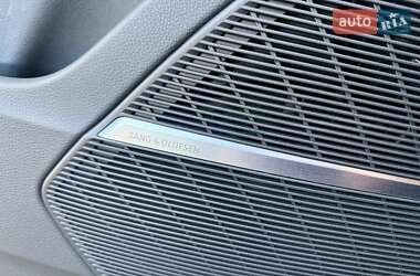 Внедорожник / Кроссовер Audi SQ7 2021 в 