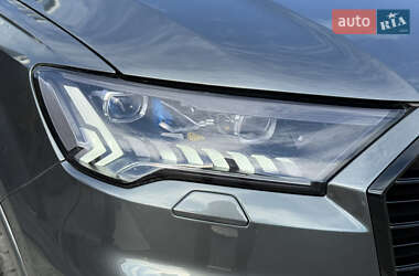 Позашляховик / Кросовер Audi SQ7 2020 в 