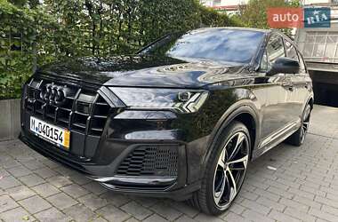 Внедорожник / Кроссовер Audi SQ7 2021 в 