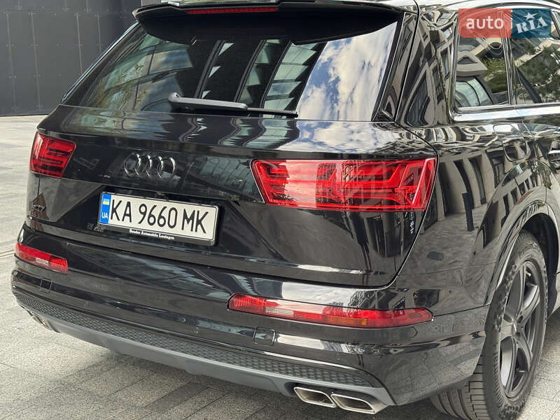 Внедорожник / Кроссовер Audi SQ7 2016 в Киеве