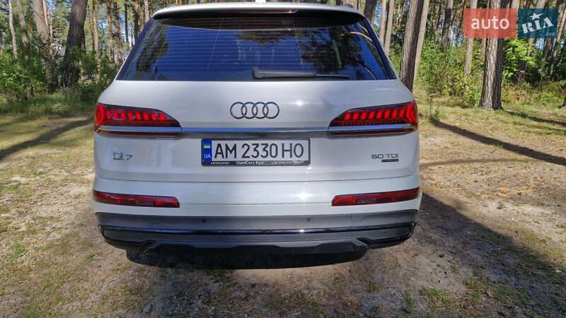 Внедорожник / Кроссовер Audi SQ7 2020 в 