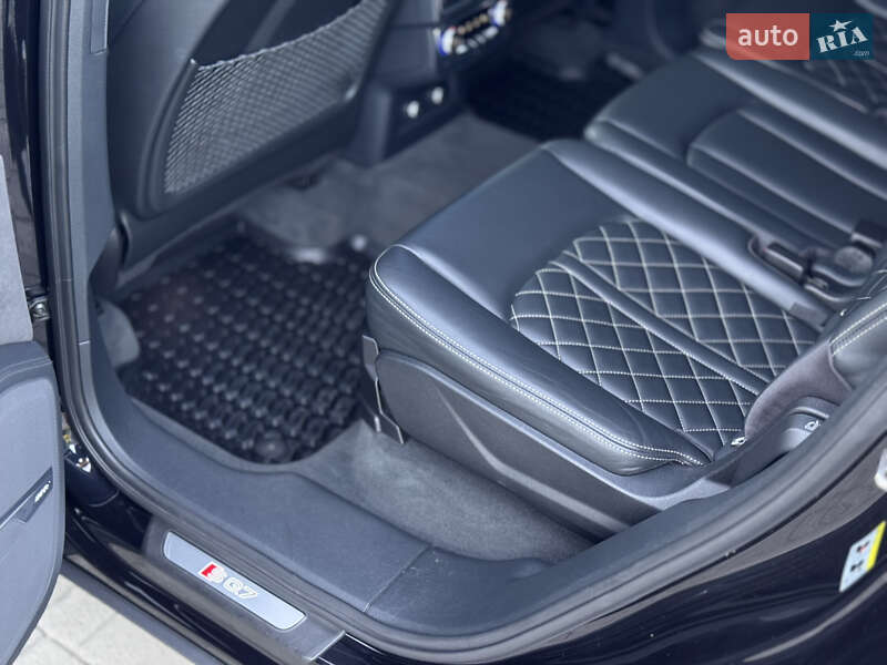 Внедорожник / Кроссовер Audi SQ7 2017 в Сарнах фото 29 Внедорожник / Кроссовер Audi SQ7 2017 в Сарнах