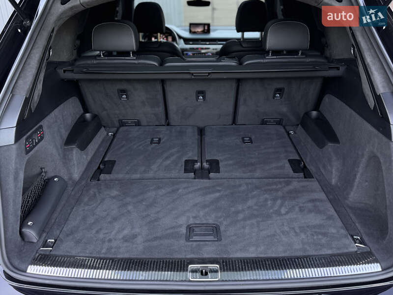 Внедорожник / Кроссовер Audi SQ7 2017 в Сарнах фото 37 Внедорожник / Кроссовер Audi SQ7 2017 в Сарнах