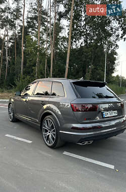 Внедорожник / Кроссовер Audi SQ7 2018 в 