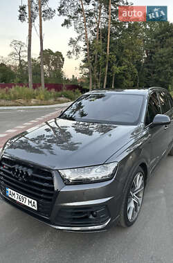 Внедорожник / Кроссовер Audi SQ7 2018 в 