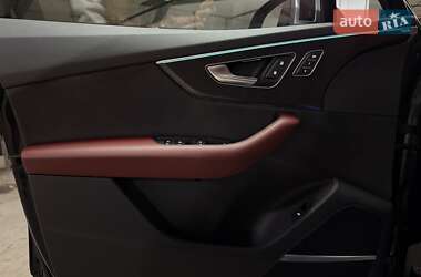 Внедорожник / Кроссовер Audi SQ7 2023 в 