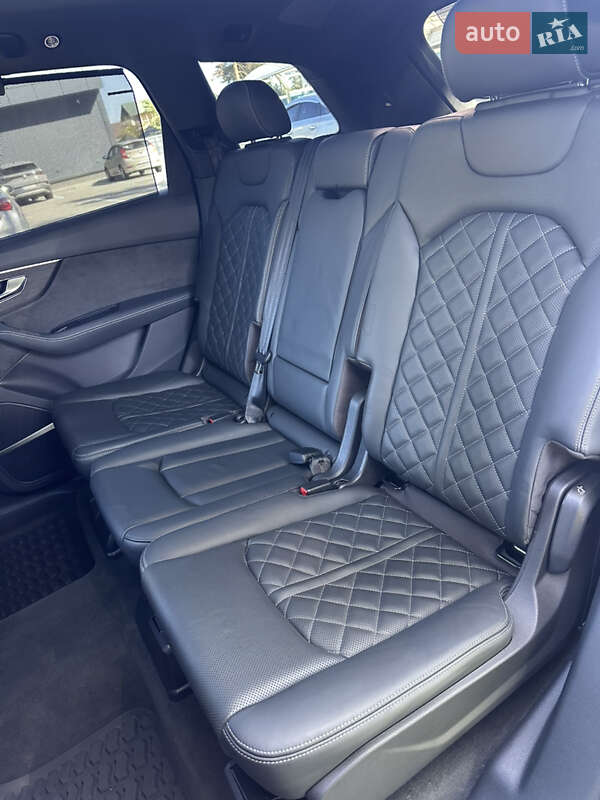 Внедорожник / Кроссовер Audi SQ7 2022 в Киеве