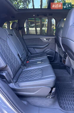Внедорожник / Кроссовер Audi SQ7 2022 в 