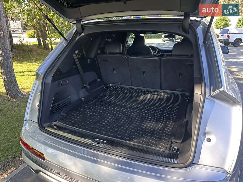 Внедорожник / Кроссовер Audi SQ7 2022 в Киеве