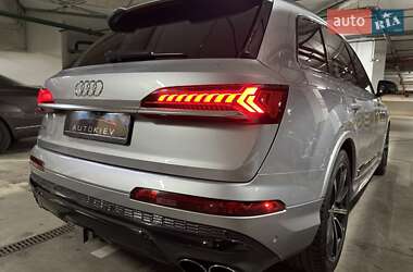 Внедорожник / Кроссовер Audi SQ7 2020 в 
