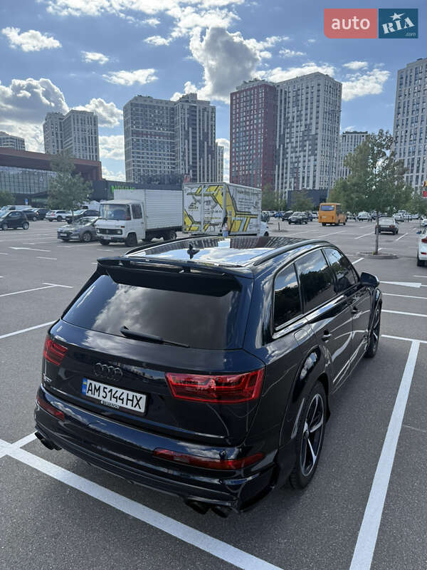 Позашляховик / Кросовер Audi SQ7 2017 в Києві