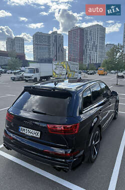 Позашляховик / Кросовер Audi SQ7 2017 в 