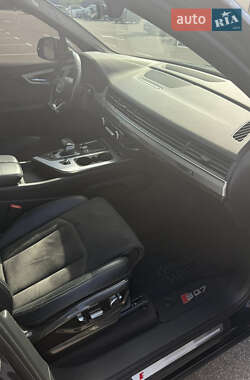 Позашляховик / Кросовер Audi SQ7 2017 в 