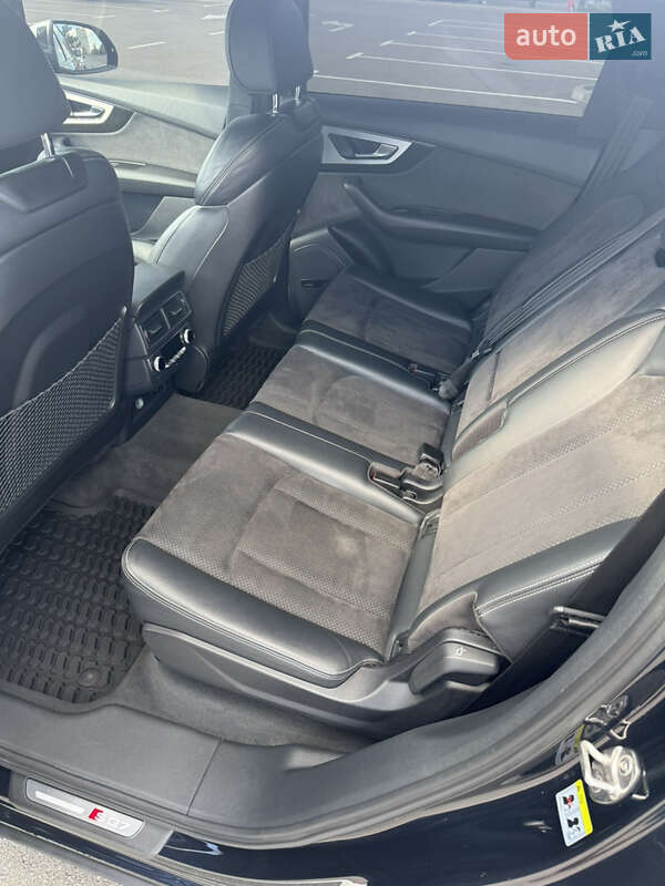 Позашляховик / Кросовер Audi SQ7 2017 в Києві