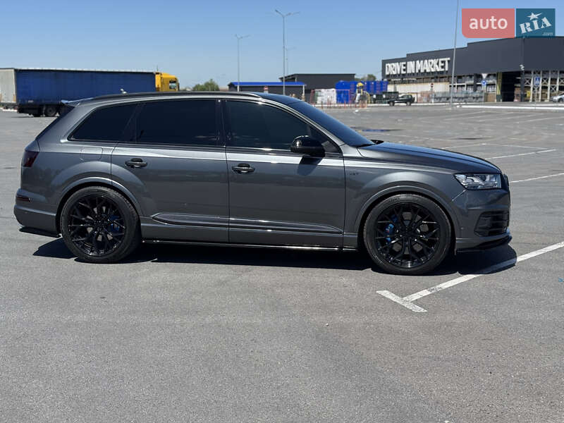 Внедорожник / Кроссовер Audi SQ7 2018 в Днепре