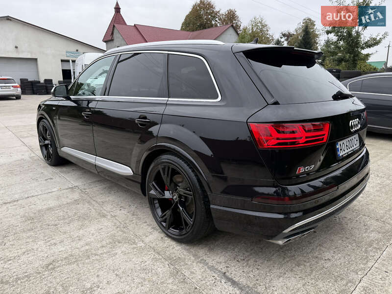 Позашляховик / Кросовер Audi SQ7 2016 в Хусті