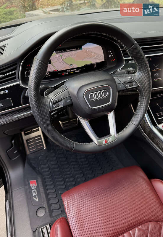 Внедорожник / Кроссовер Audi SQ7 2022 в Днепре