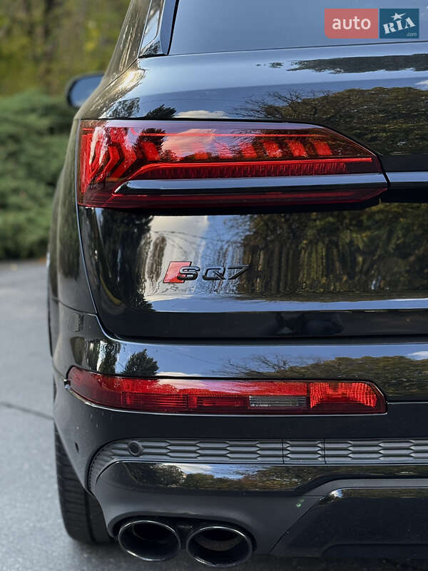 Внедорожник / Кроссовер Audi SQ7 2022 в Днепре