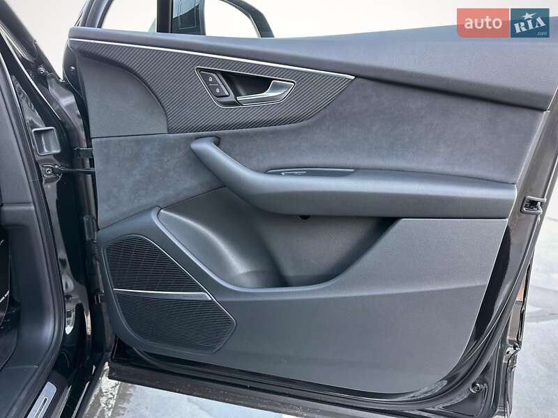 Внедорожник / Кроссовер Audi SQ7 2024 в Киеве