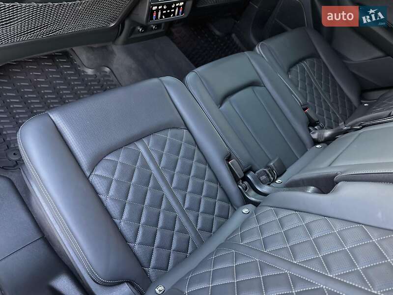 Внедорожник / Кроссовер Audi SQ7 2024 в Киеве