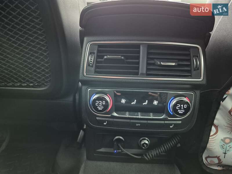 Позашляховик / Кросовер Audi SQ7 2017 в Дніпрі