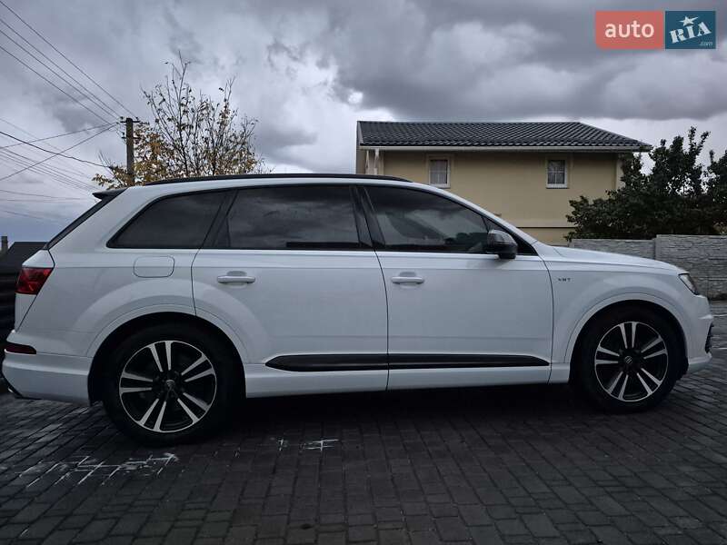 Позашляховик / Кросовер Audi SQ7 2017 в Дніпрі