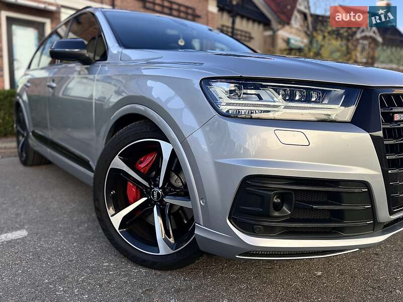 Внедорожник / Кроссовер Audi SQ7 2017 в Киеве