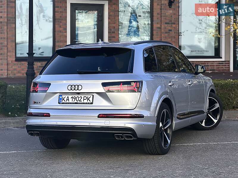 Внедорожник / Кроссовер Audi SQ7 2017 в Киеве