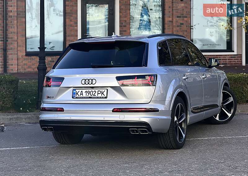 Внедорожник / Кроссовер Audi SQ7 2017 в Киеве