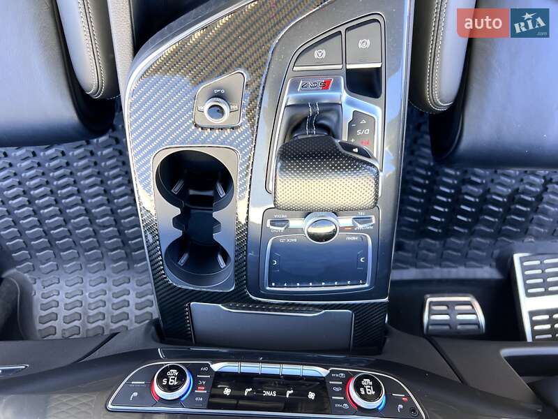 Внедорожник / Кроссовер Audi SQ7 2017 в Киеве