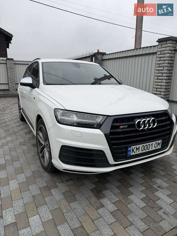 Позашляховик / Кросовер Audi SQ7 2017 в Києві