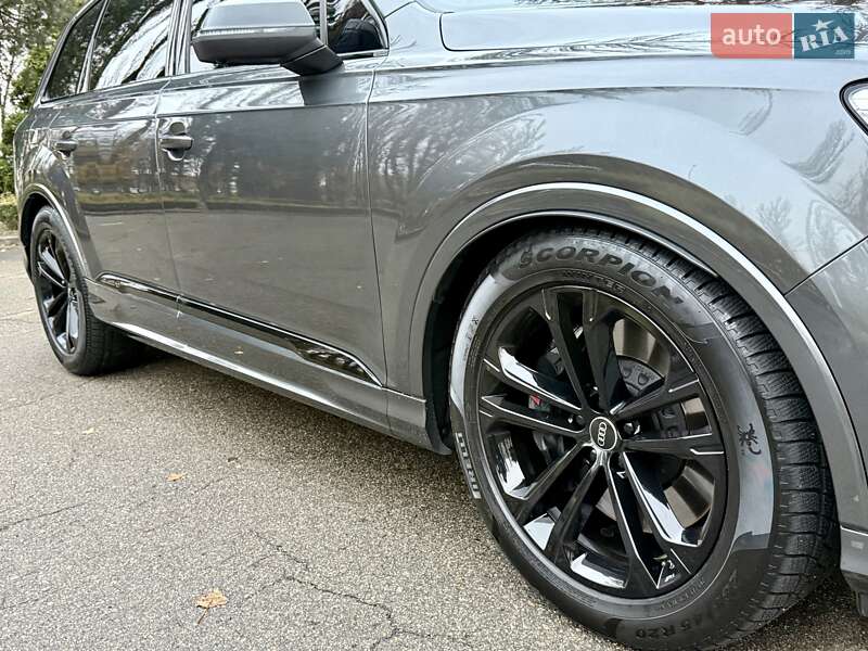 Позашляховик / Кросовер Audi SQ7 2024 в Києві