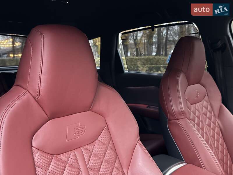 Позашляховик / Кросовер Audi SQ7 2024 в Києві