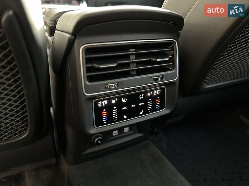 Позашляховик / Кросовер Audi SQ7 2020 в Києві