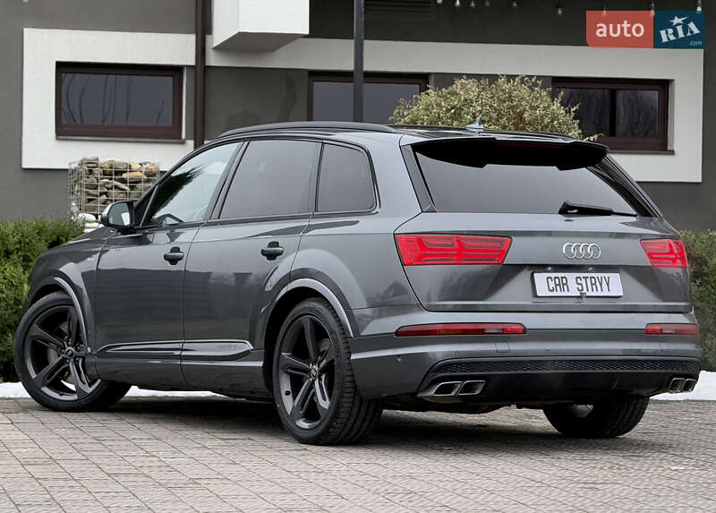 Позашляховик / Кросовер Audi SQ7 2017 в Стрию