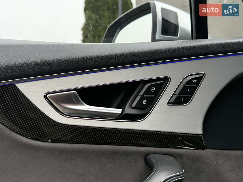 Позашляховик / Кросовер Audi SQ7 2017 в Стрию