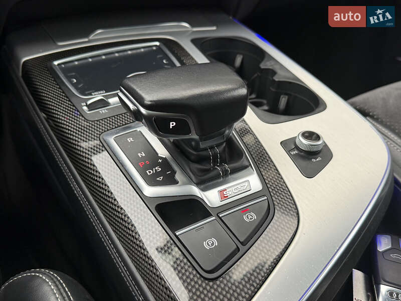 Позашляховик / Кросовер Audi SQ7 2017 в Стрию